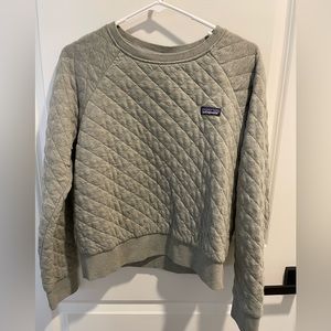 Patagonia quilted crew neck sweatshirt, a lot of life left!
